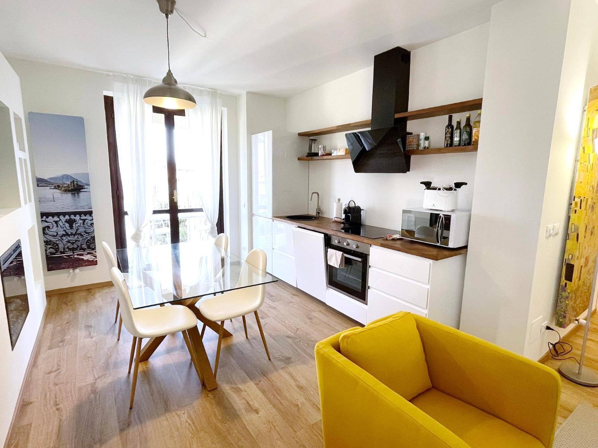 Lovingstresa 2 Brand New * Stresa