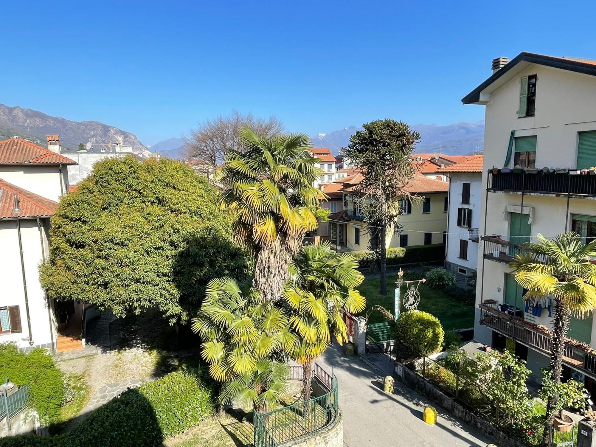 Lovingstresa 2 Brand New *