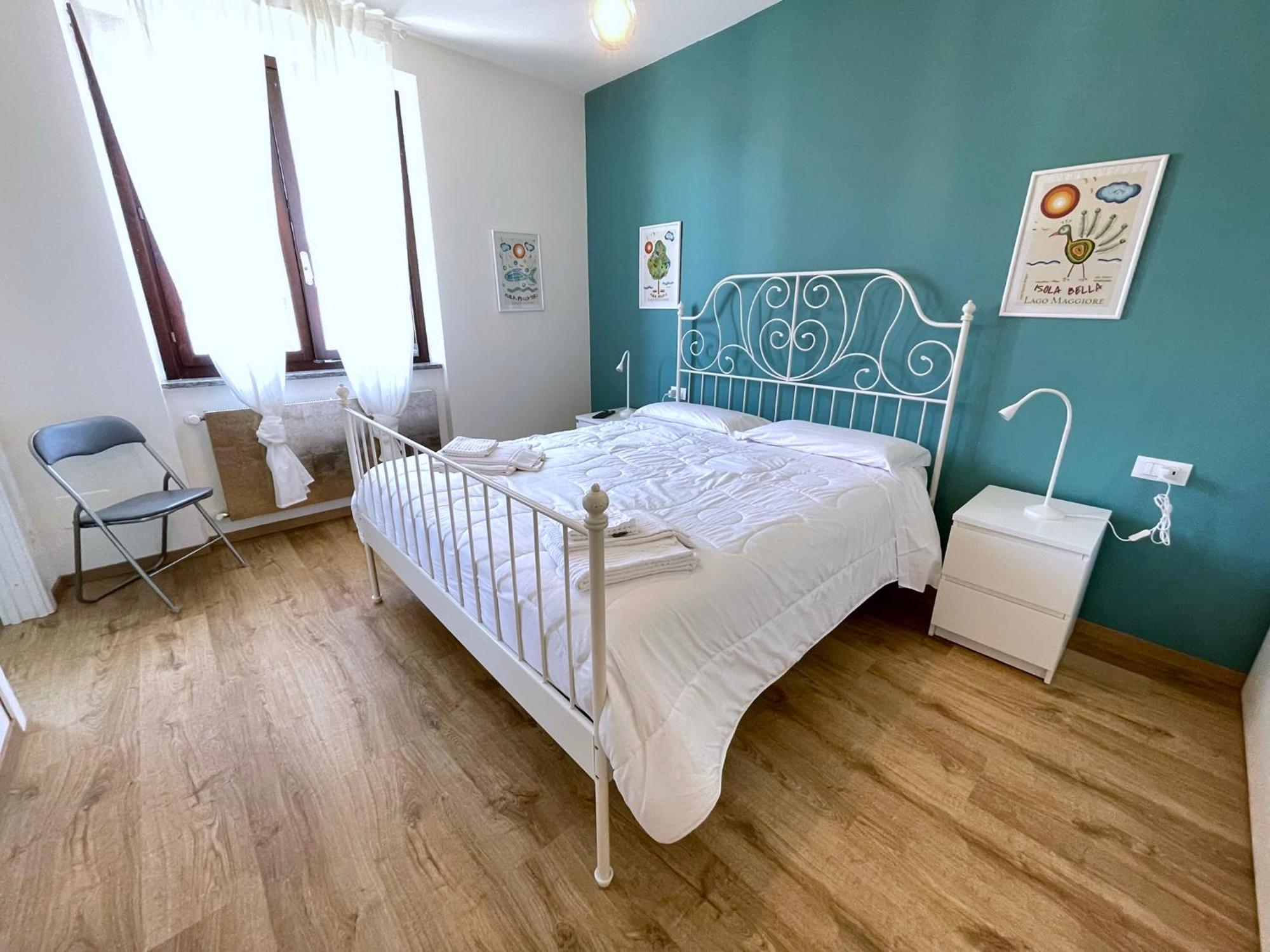 Lovingstresa 2 Brand New * Stresa